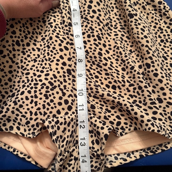 She + Sky Shorts Romper Animal Print V-Neck Peekaboo Back Slit Size S - Picture 7 of 10